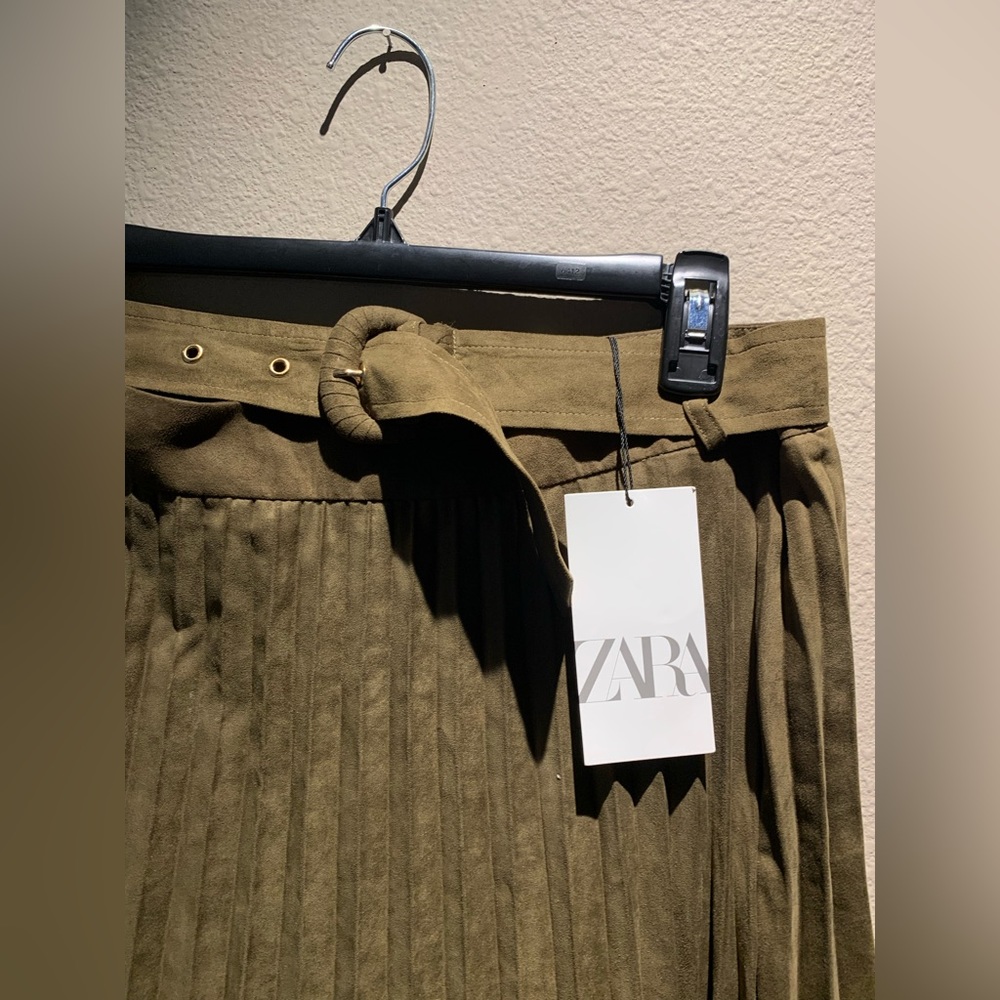 Zara Pleated Midi Skirt - Picture 9 of 9